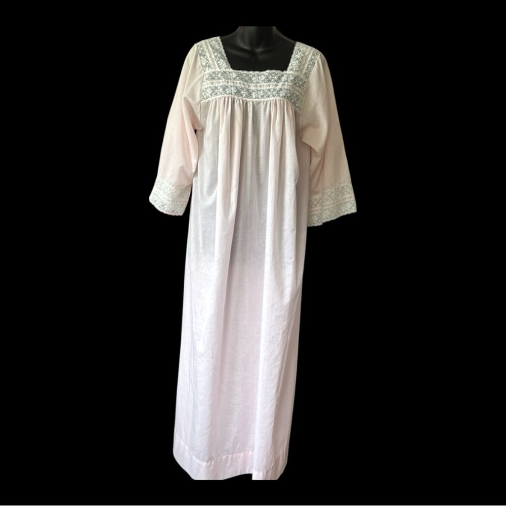 COLONY CLUB vintage pink gown with white lace